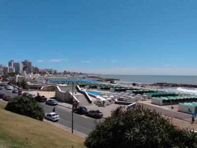 Departamento en alquiler en Mar del Plata. 2 ambientes, 1 baño y capacidad de 2 a 4 personas. A 150 m de la playa