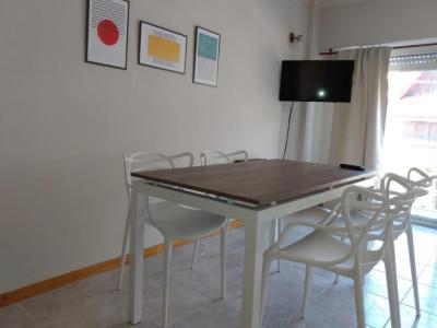 Departamento en alquiler en Mar del Plata. 2 ambientes, 1 baño y capacidad de 2 a 4 personas. A 150 m de la playa