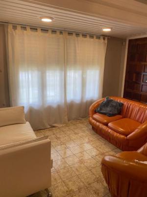 Casa en alquiler en Mar del Plata. 4 ambientes, 2 baños y capacidad de 5 a 8 personas. 