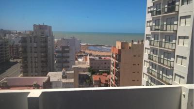 Departamento en alquiler en Mar del Plata. 2 ambientes, 1 baño y capacidad de 2 a 4 personas. A 100 m de la playa