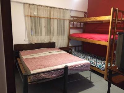 Casa en alquiler en Mar del Plata. 6 ambientes, 2 baños y capacidad de 15 a 16 personas. 