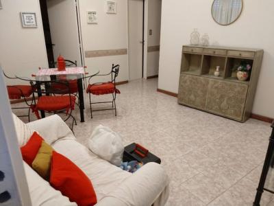 Departamento en alquiler en Mar del Plata. 3 ambientes, 1 baño y capacidad de 3 a 5 personas. A 50 m de la playa