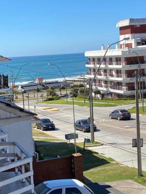 Complejo de Duplex en alquiler en Mar del Plata. 3 ambientes, 1 baño y capacidad de 4 a 6 personas. A 100 m de la playa