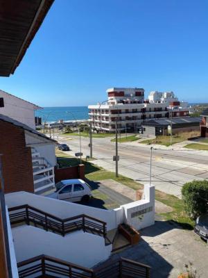 Complejo de Duplex en alquiler en Mar del Plata. 3 ambientes, 1 baño y capacidad de 4 a 6 personas. A 100 m de la playa