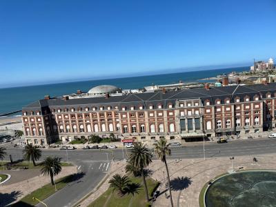 Departamento en alquiler en Mar del Plata. 2 ambientes, 1 baño y capacidad de 2 a 4 personas. A 100 m de la playa