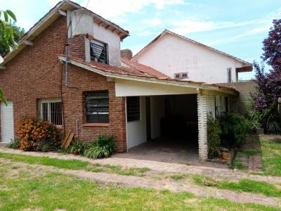 Casa en alquiler en Mar del Plata. 4 ambientes, 1 baño y capacidad de 5 a 7 personas. 